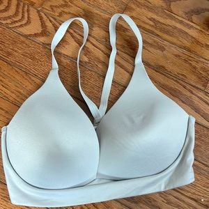 Victoria’s Secret NWOT-lightly lined tshirt racer back